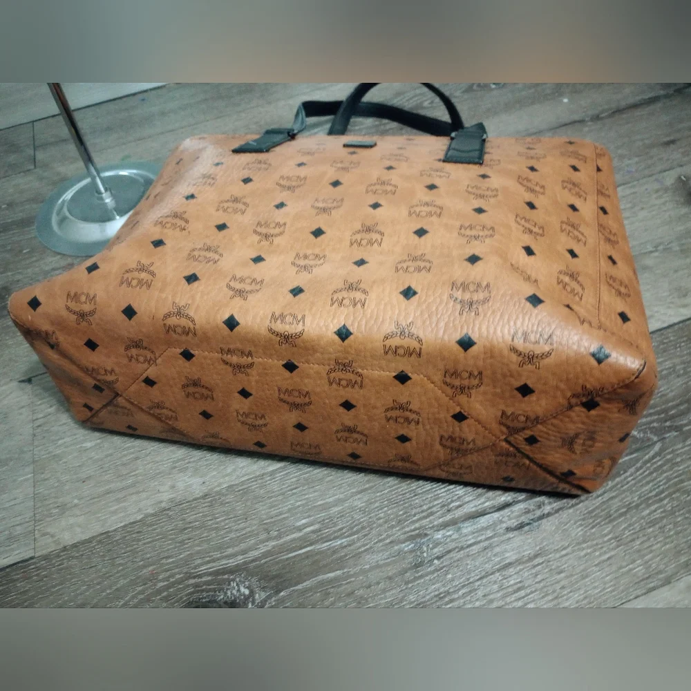 MCM Bags - Picture 12 of 16